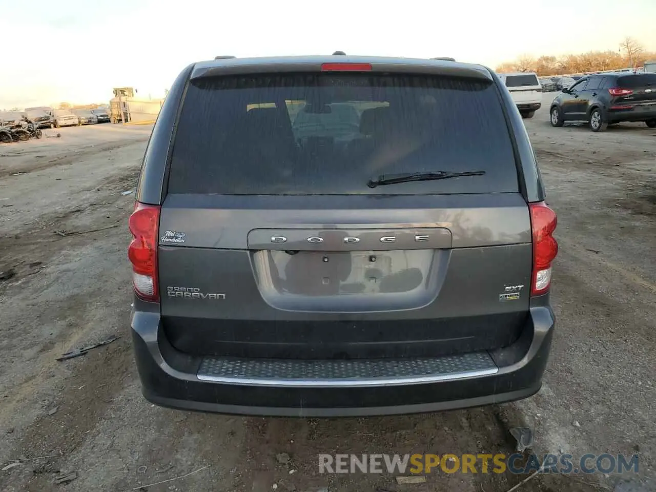 6 Photograph of a damaged car 2C4RDGCG7KR771741 DODGE CARAVAN 2019
