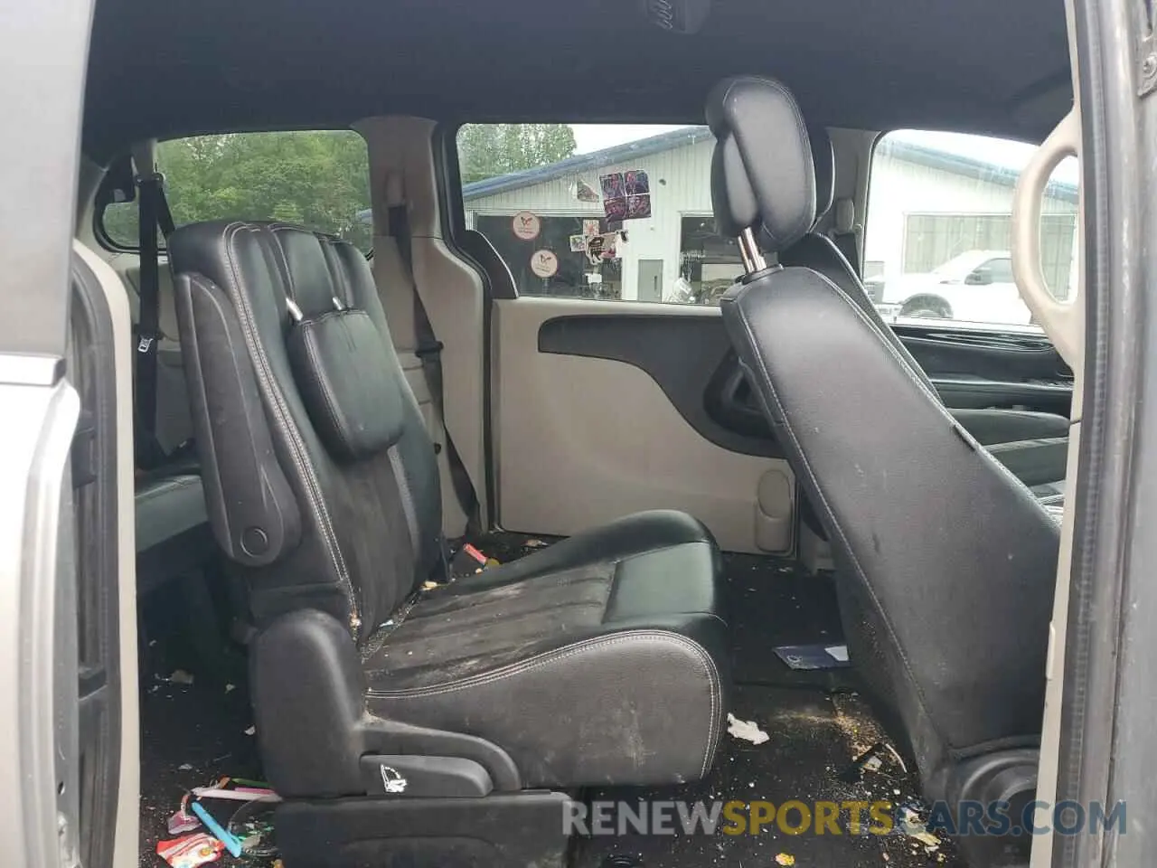 11 Photograph of a damaged car 2C4RDGCG8KR582032 DODGE CARAVAN 2019