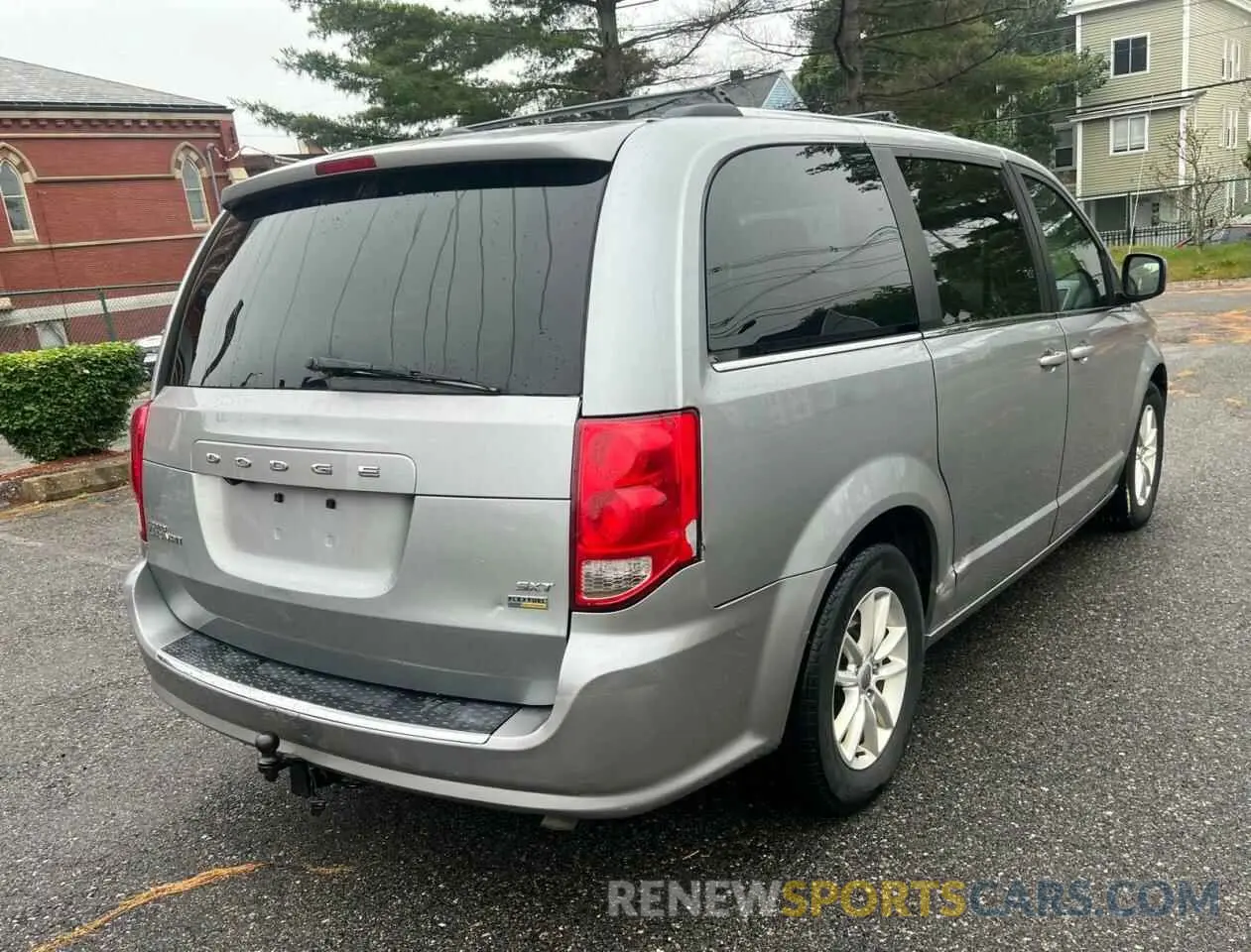 4 Photograph of a damaged car 2C4RDGCG8KR675049 DODGE CARAVAN 2019