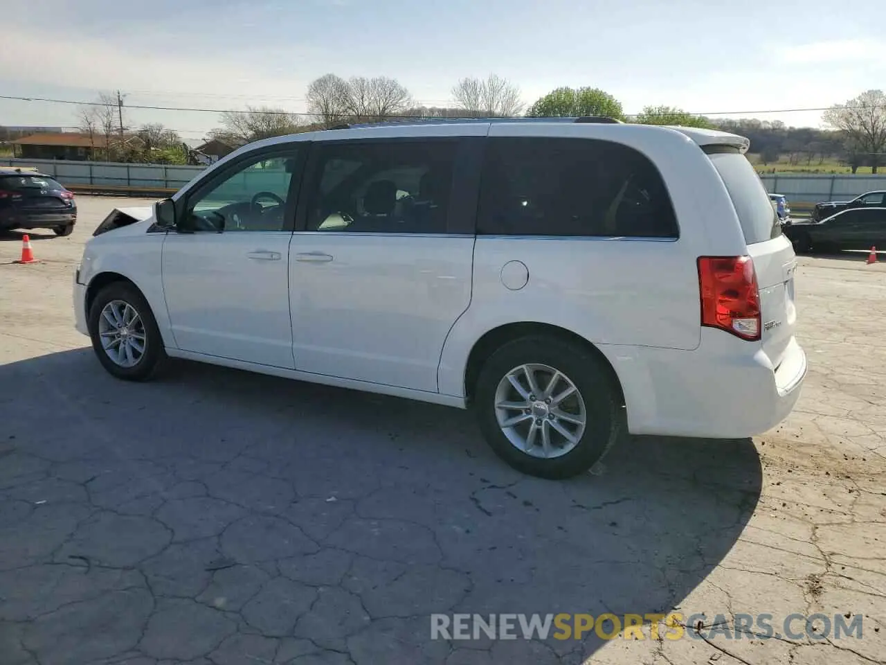 2 Photograph of a damaged car 2C4RDGCG8KR724184 DODGE CARAVAN 2019