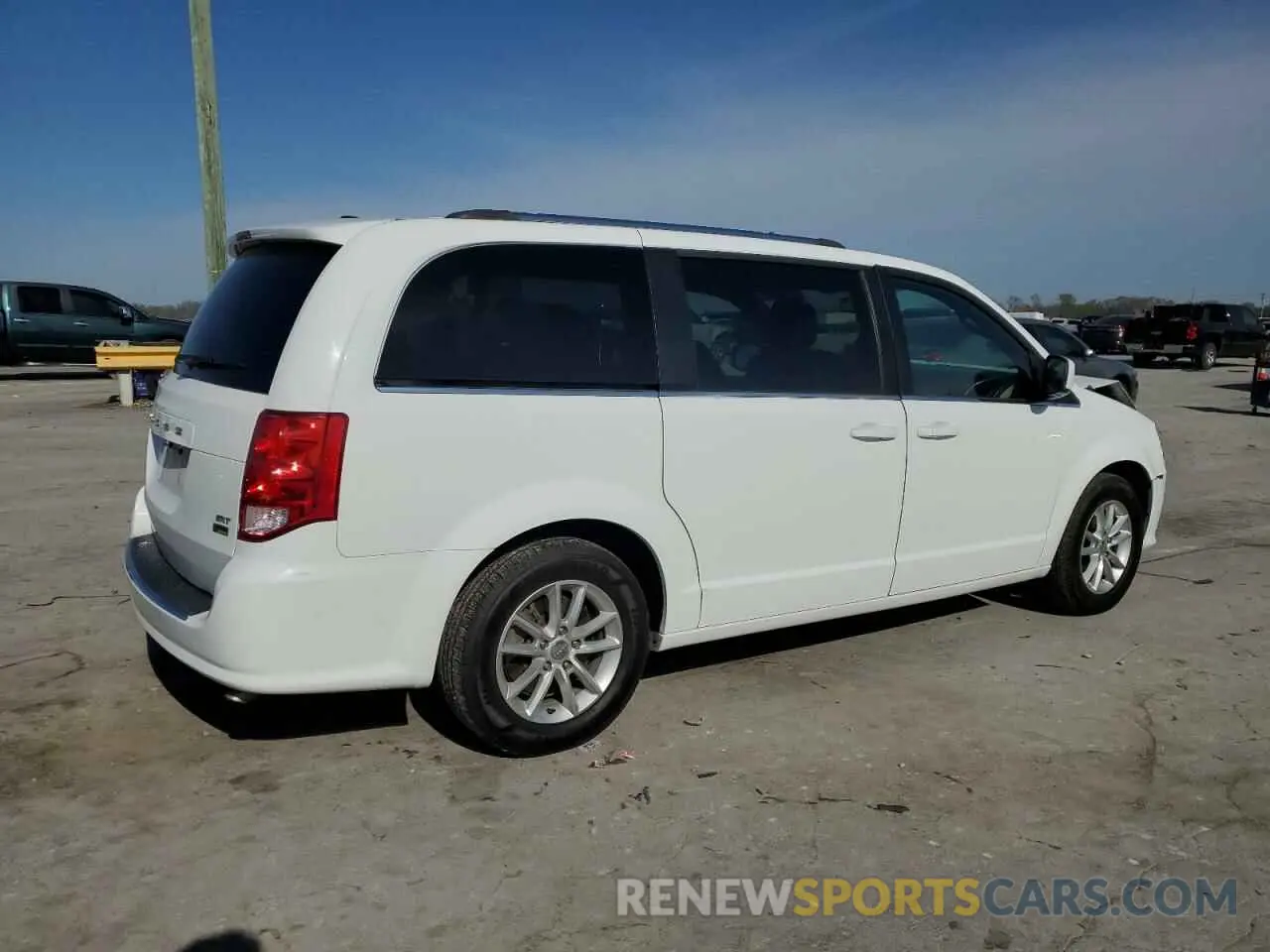 3 Photograph of a damaged car 2C4RDGCG8KR724184 DODGE CARAVAN 2019