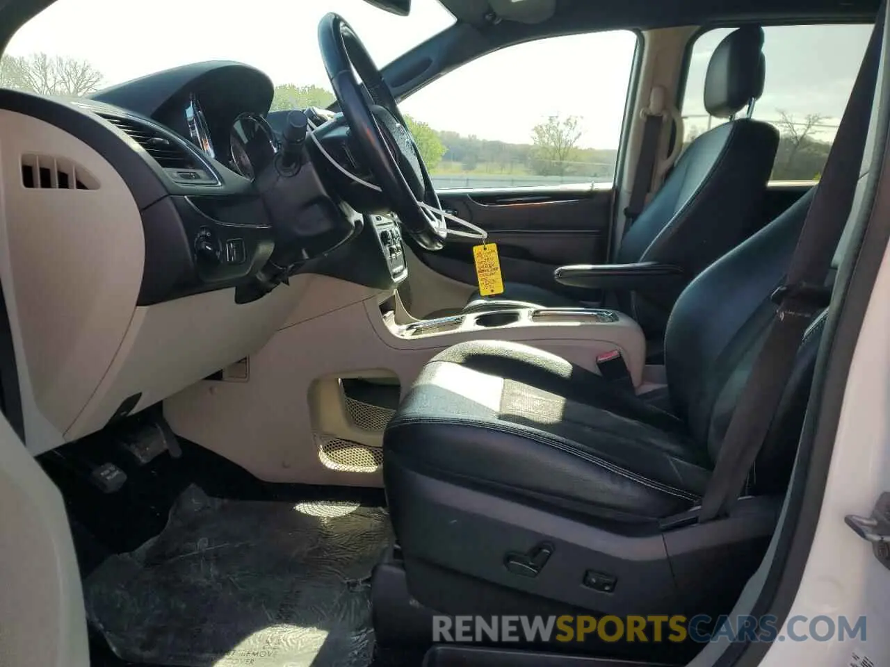 7 Photograph of a damaged car 2C4RDGCG8KR724184 DODGE CARAVAN 2019