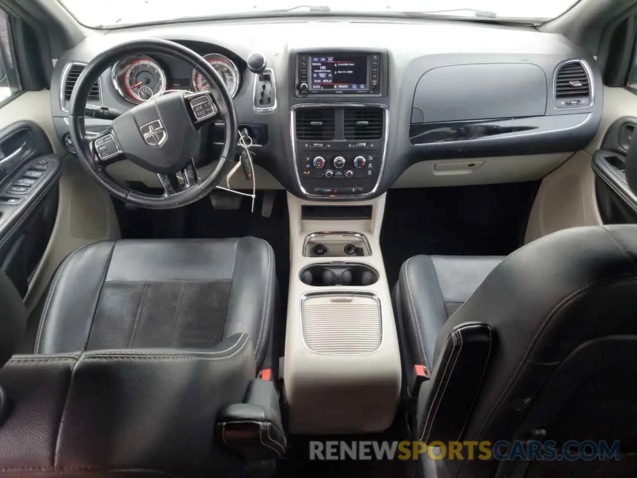8 Photograph of a damaged car 2C4RDGCG8KR724329 DODGE CARAVAN 2019