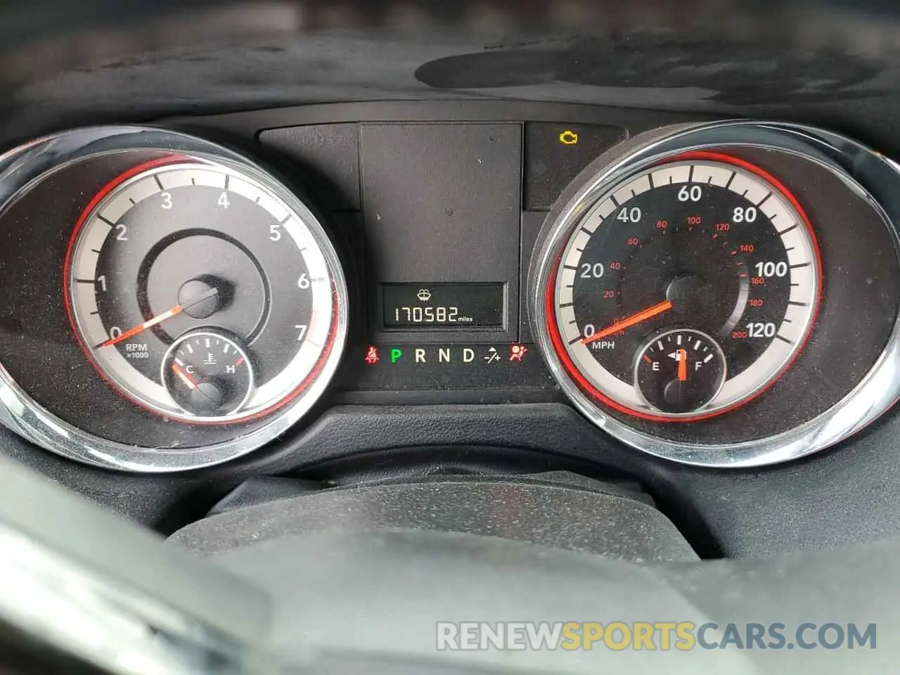 9 Photograph of a damaged car 2C4RDGCG8KR739154 DODGE CARAVAN 2019