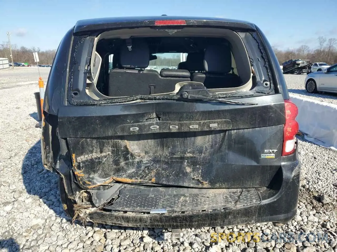 6 Photograph of a damaged car 2C4RDGCG8KR754916 DODGE CARAVAN 2019