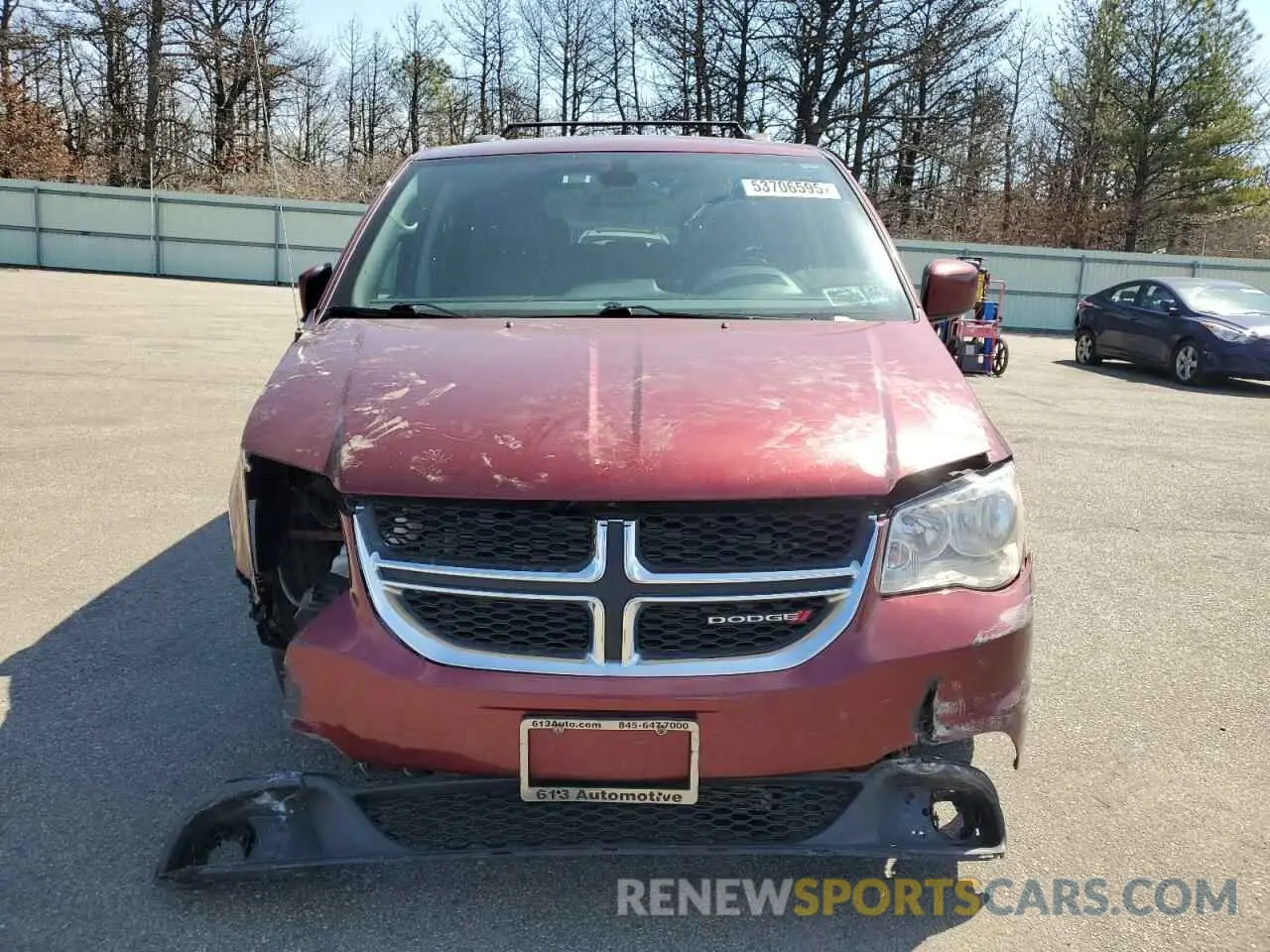 5 Photograph of a damaged car 2C4RDGCG8KR802897 DODGE CARAVAN 2019