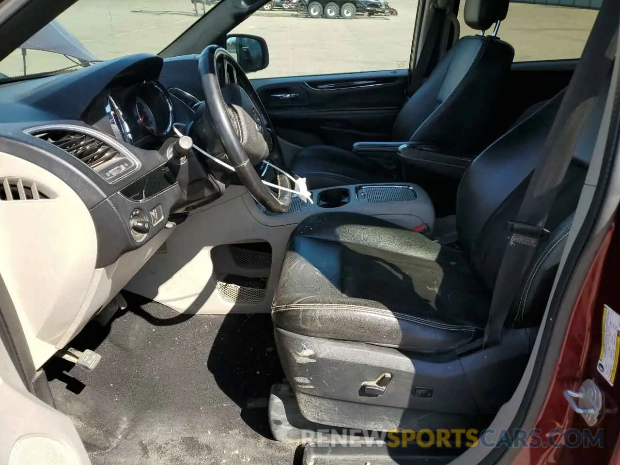7 Photograph of a damaged car 2C4RDGCG8KR802897 DODGE CARAVAN 2019