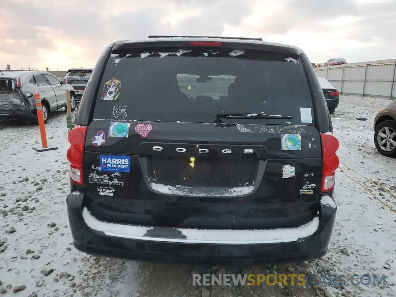 6 Photograph of a damaged car 2C4RDGCG9KR511518 DODGE CARAVAN 2019