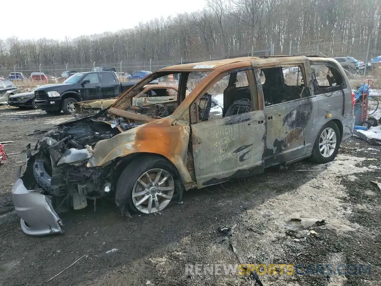 1 Photograph of a damaged car 2C4RDGCG9KR545393 DODGE CARAVAN 2019