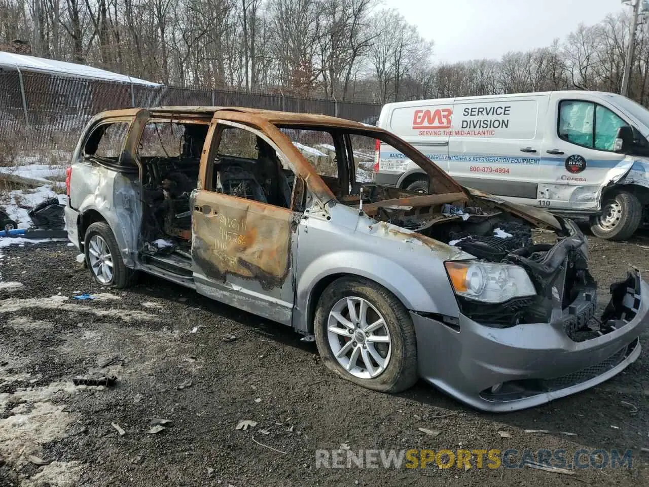 4 Photograph of a damaged car 2C4RDGCG9KR545393 DODGE CARAVAN 2019