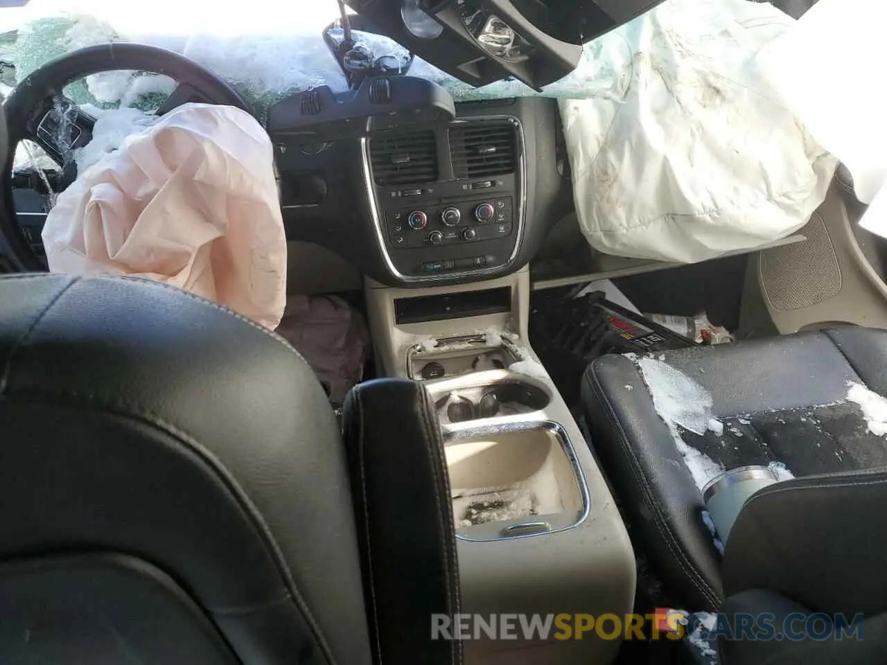 8 Photograph of a damaged car 2C4RDGCG9KR563974 DODGE CARAVAN 2019