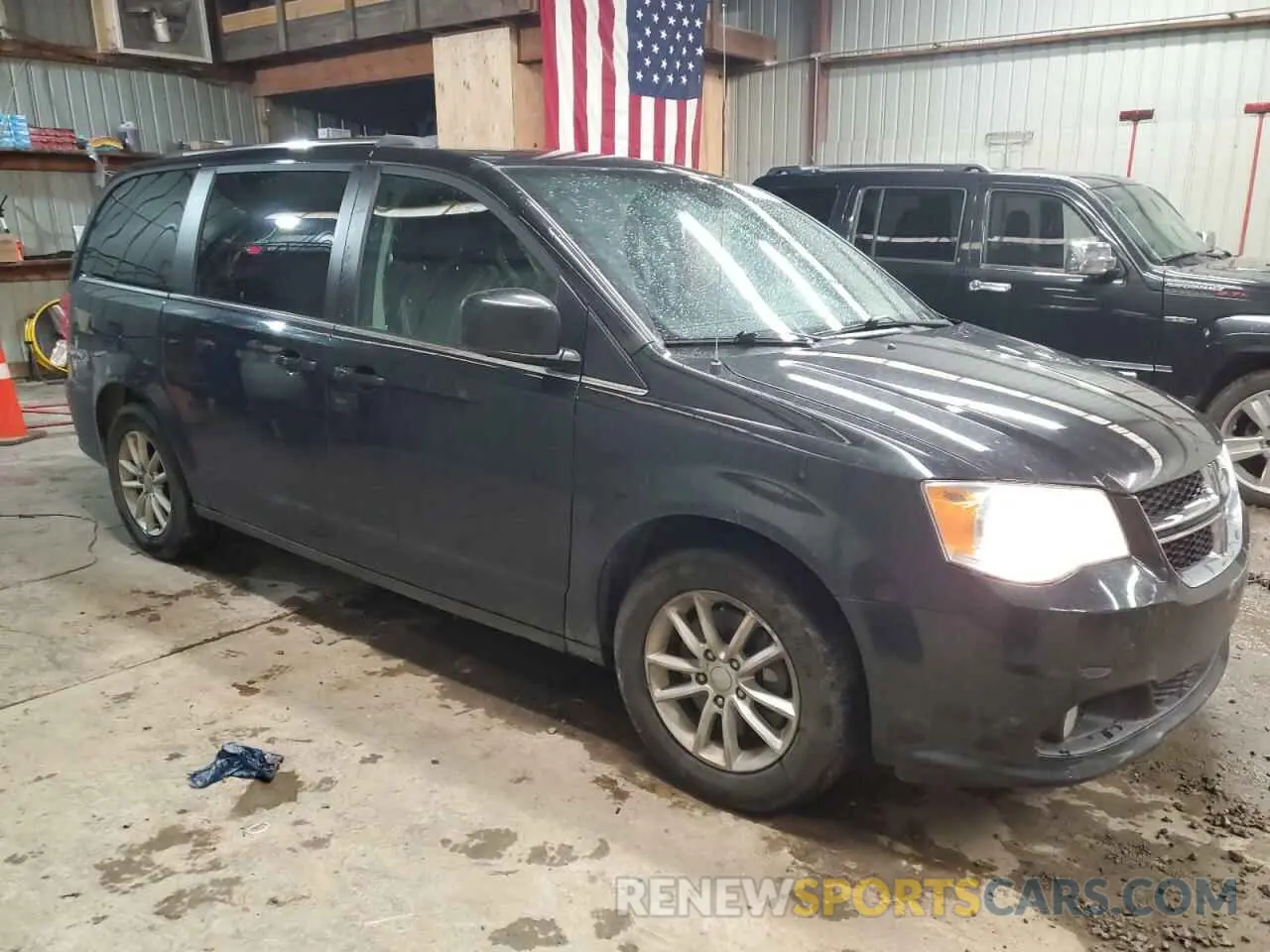 4 Photograph of a damaged car 2C4RDGCG9KR712187 DODGE CARAVAN 2019