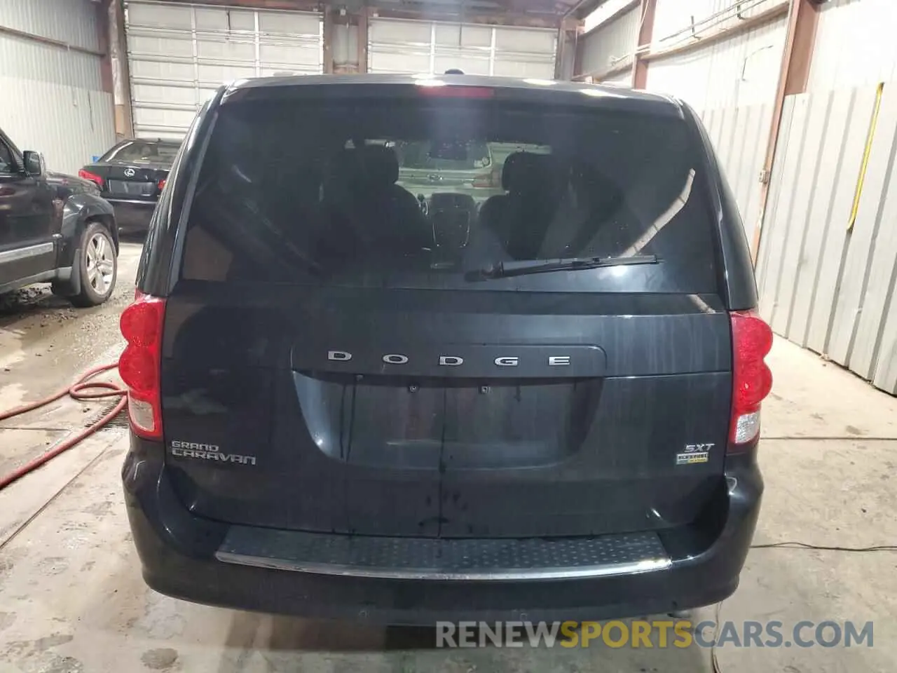 6 Photograph of a damaged car 2C4RDGCG9KR712187 DODGE CARAVAN 2019