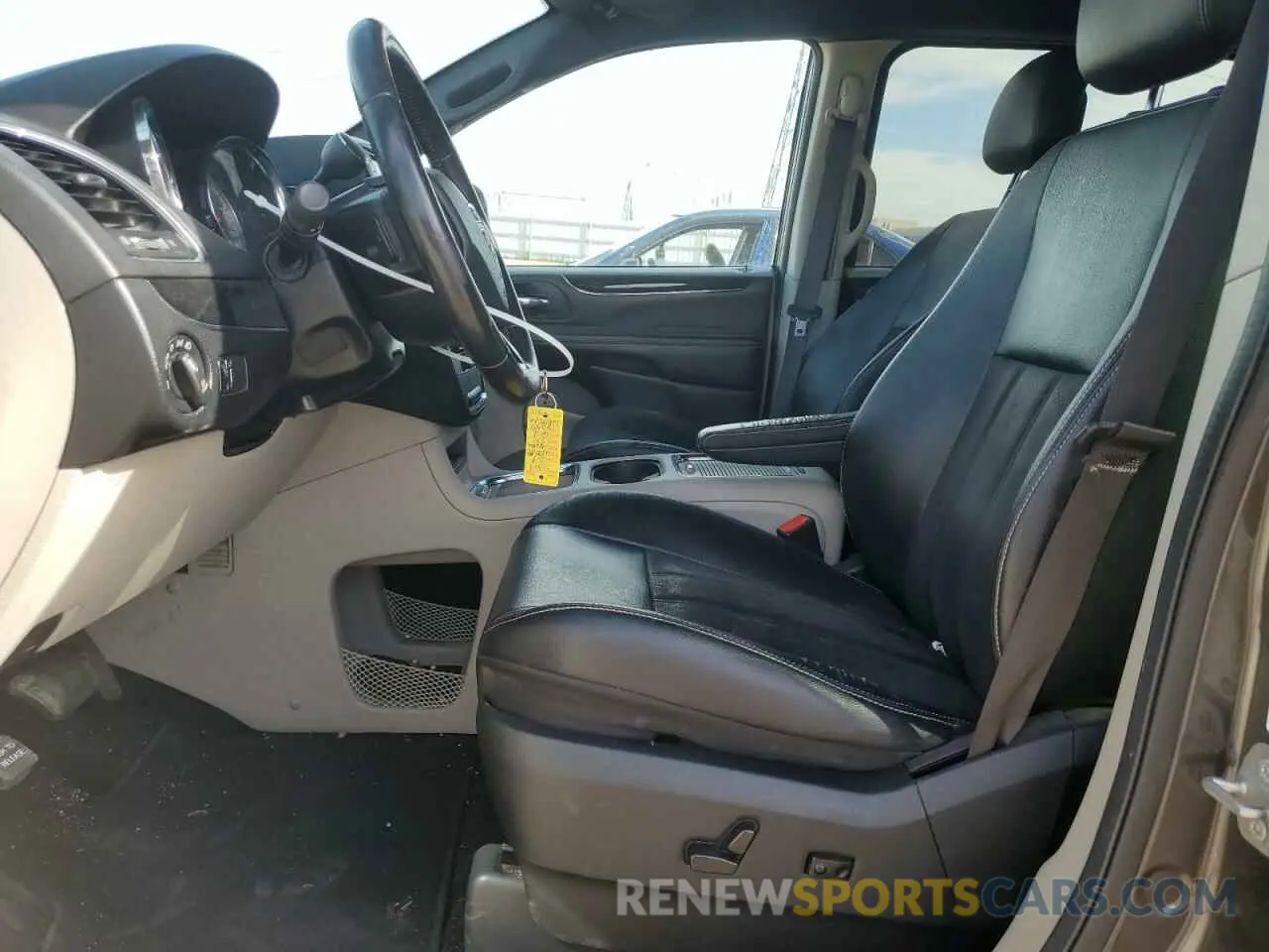 7 Photograph of a damaged car 2C4RDGCG9KR753306 DODGE CARAVAN 2019
