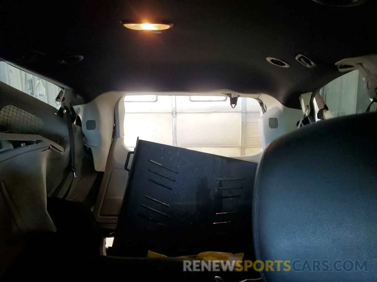 10 Photograph of a damaged car 2C4RDGCG9KR775936 DODGE CARAVAN 2019