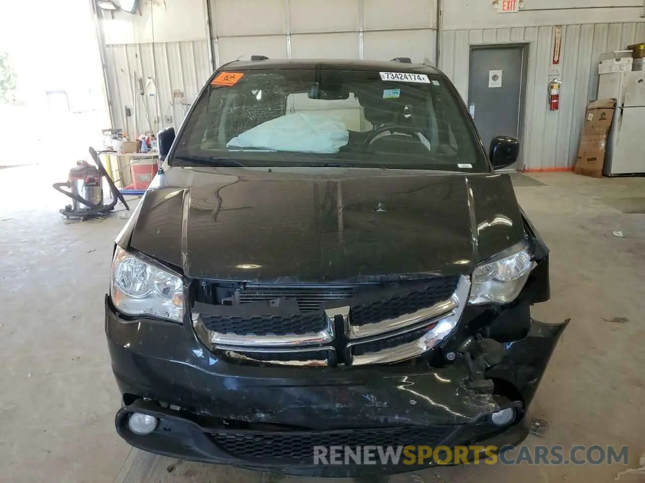 5 Photograph of a damaged car 2C4RDGCG9KR775936 DODGE CARAVAN 2019