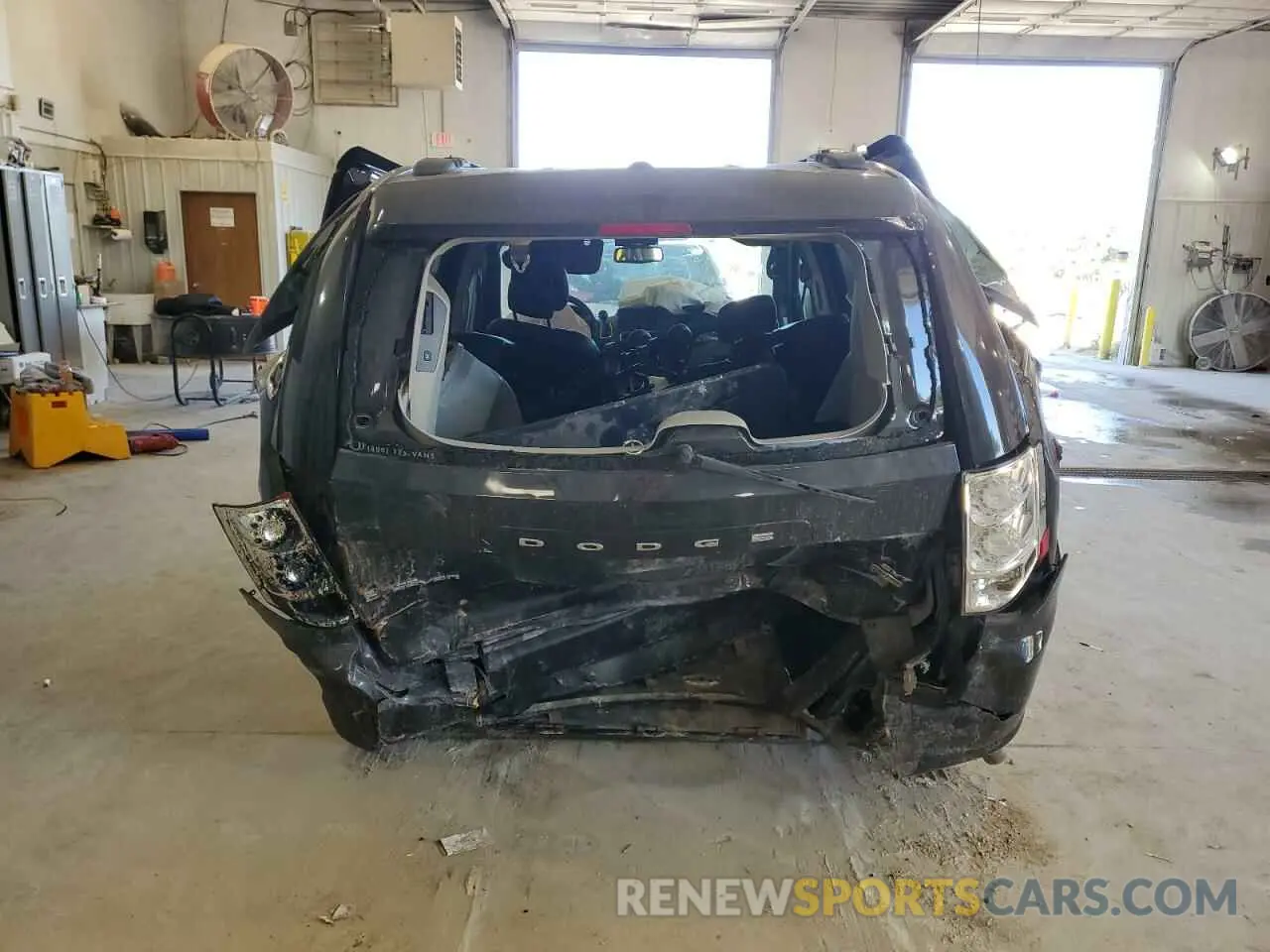 6 Photograph of a damaged car 2C4RDGCG9KR775936 DODGE CARAVAN 2019