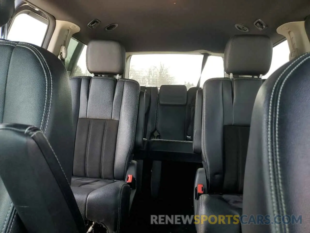 10 Photograph of a damaged car 2C4RDGCG9KR784992 DODGE CARAVAN 2019
