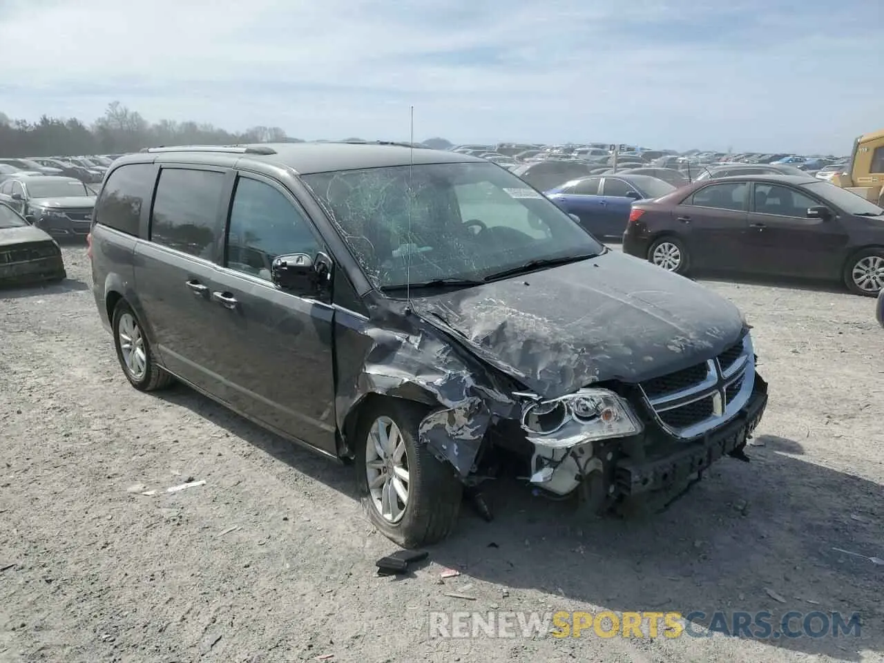 4 Photograph of a damaged car 2C4RDGCG9KR784992 DODGE CARAVAN 2019