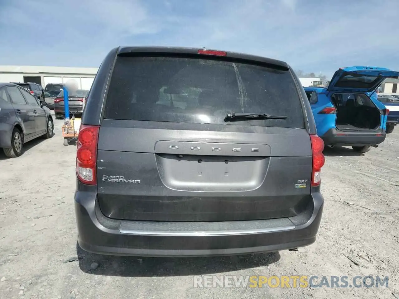 6 Photograph of a damaged car 2C4RDGCG9KR784992 DODGE CARAVAN 2019
