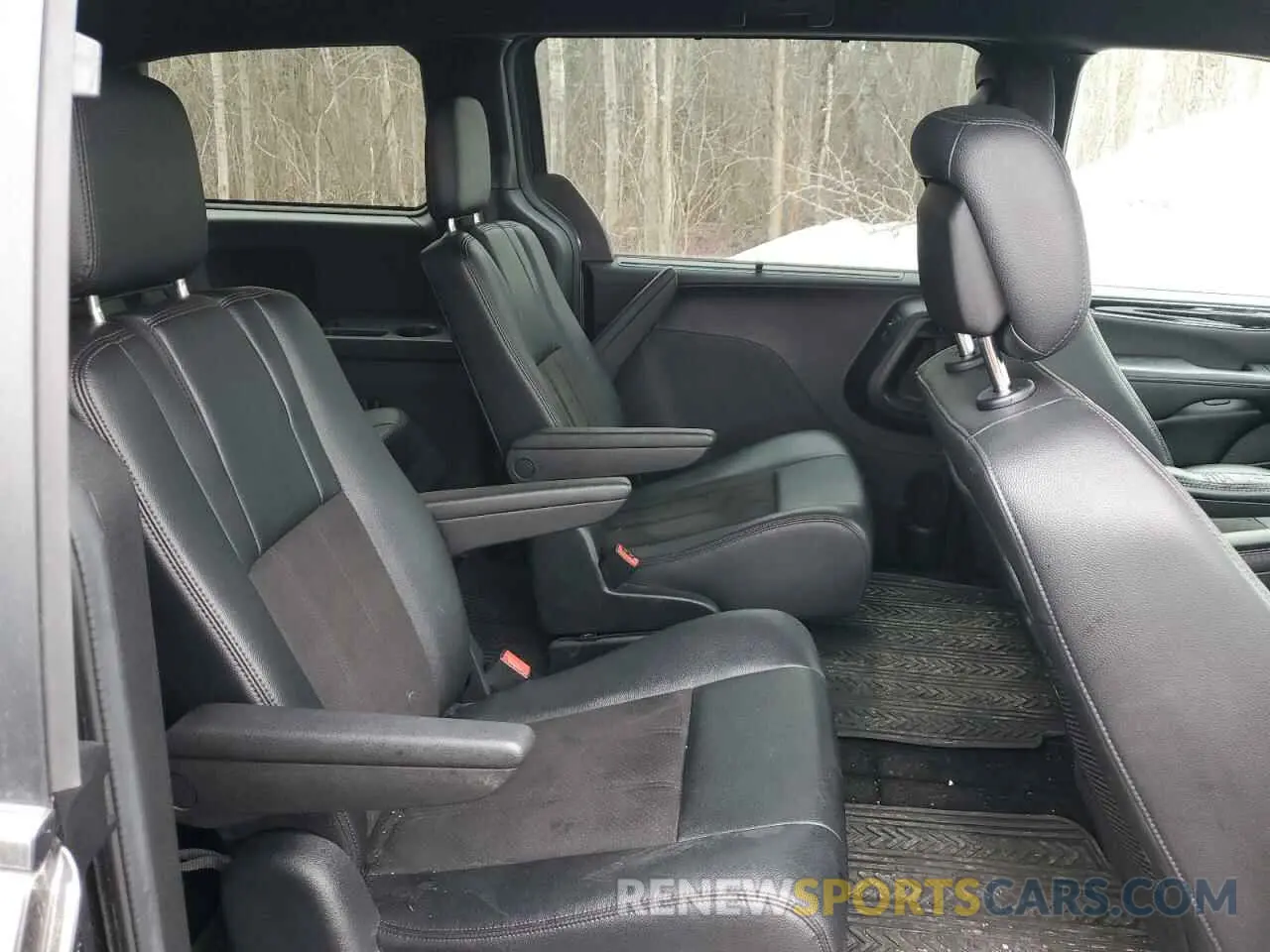 11 Photograph of a damaged car 2C4RDGCG9KR795619 DODGE CARAVAN 2019