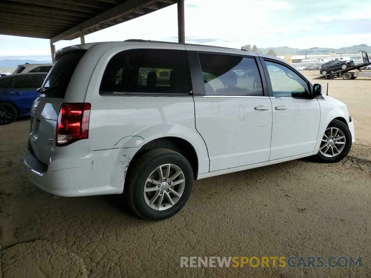 3 Photograph of a damaged car 2C4RDGCG9KR800592 DODGE CARAVAN 2019