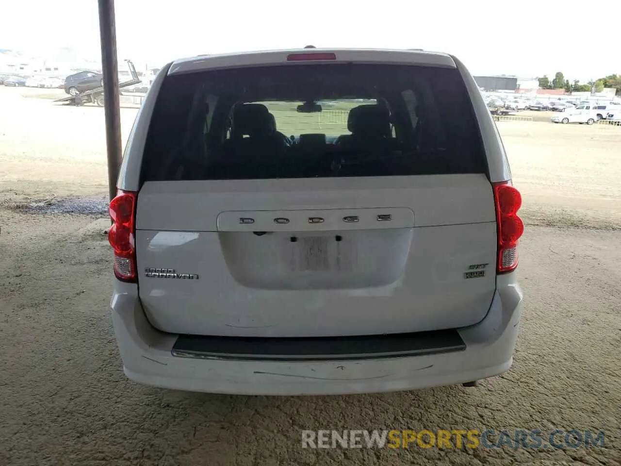 6 Photograph of a damaged car 2C4RDGCG9KR800592 DODGE CARAVAN 2019