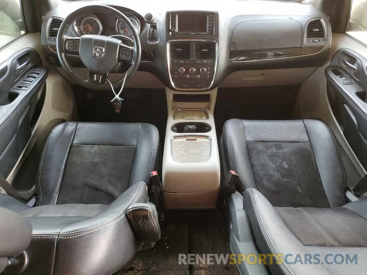 8 Photograph of a damaged car 2C4RDGCG9KR800592 DODGE CARAVAN 2019