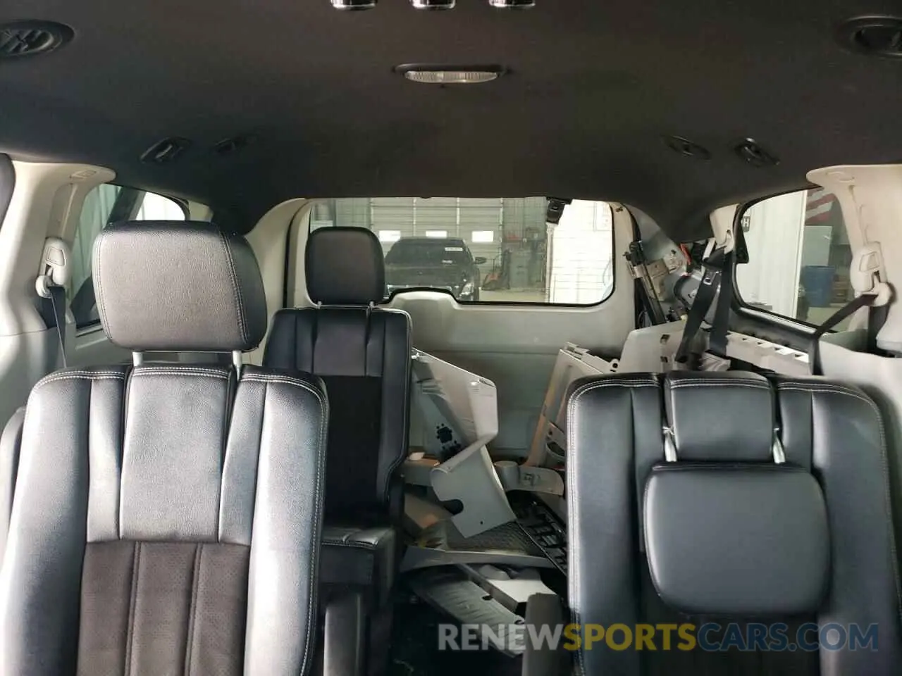 10 Photograph of a damaged car 2C4RDGCGXKR585398 DODGE CARAVAN 2019