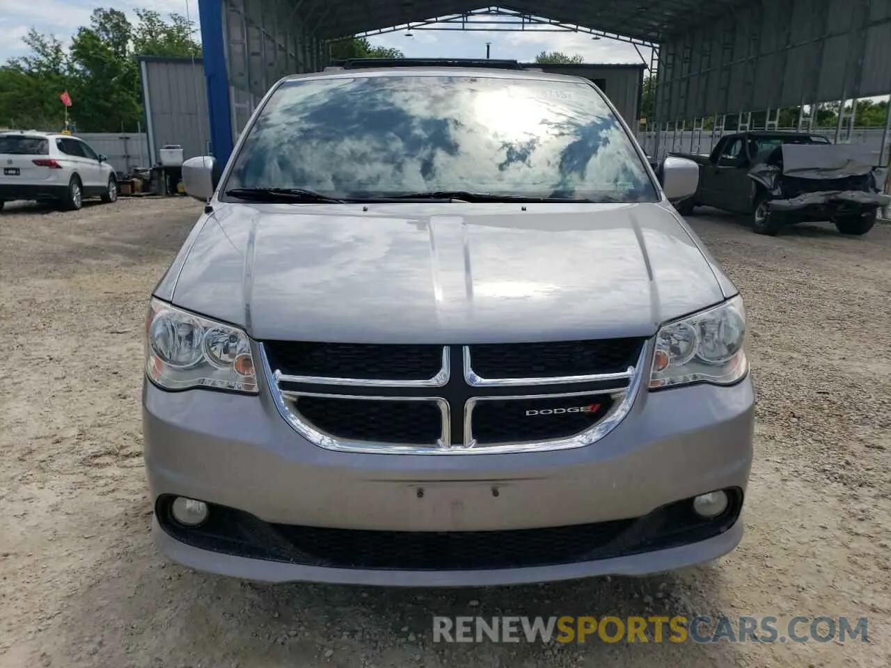 5 Photograph of a damaged car 2C4RDGCGXKR585398 DODGE CARAVAN 2019