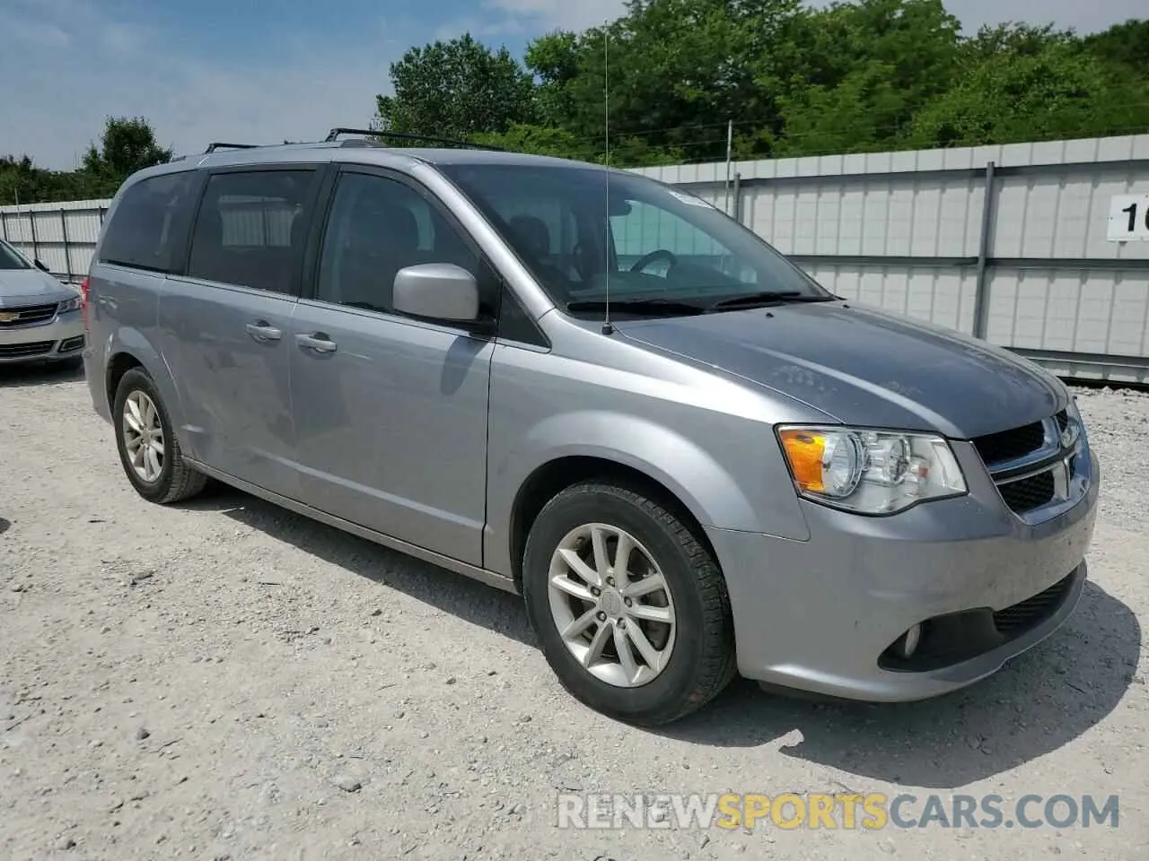 4 Photograph of a damaged car 2C4RDGCGXKR618805 DODGE CARAVAN 2019