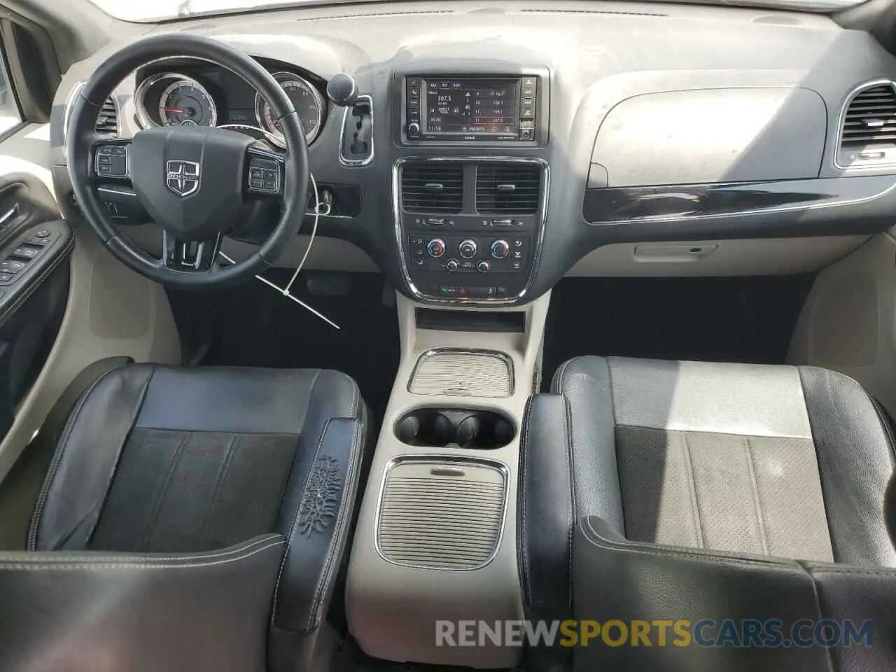 8 Photograph of a damaged car 2C4RDGCGXKR618805 DODGE CARAVAN 2019