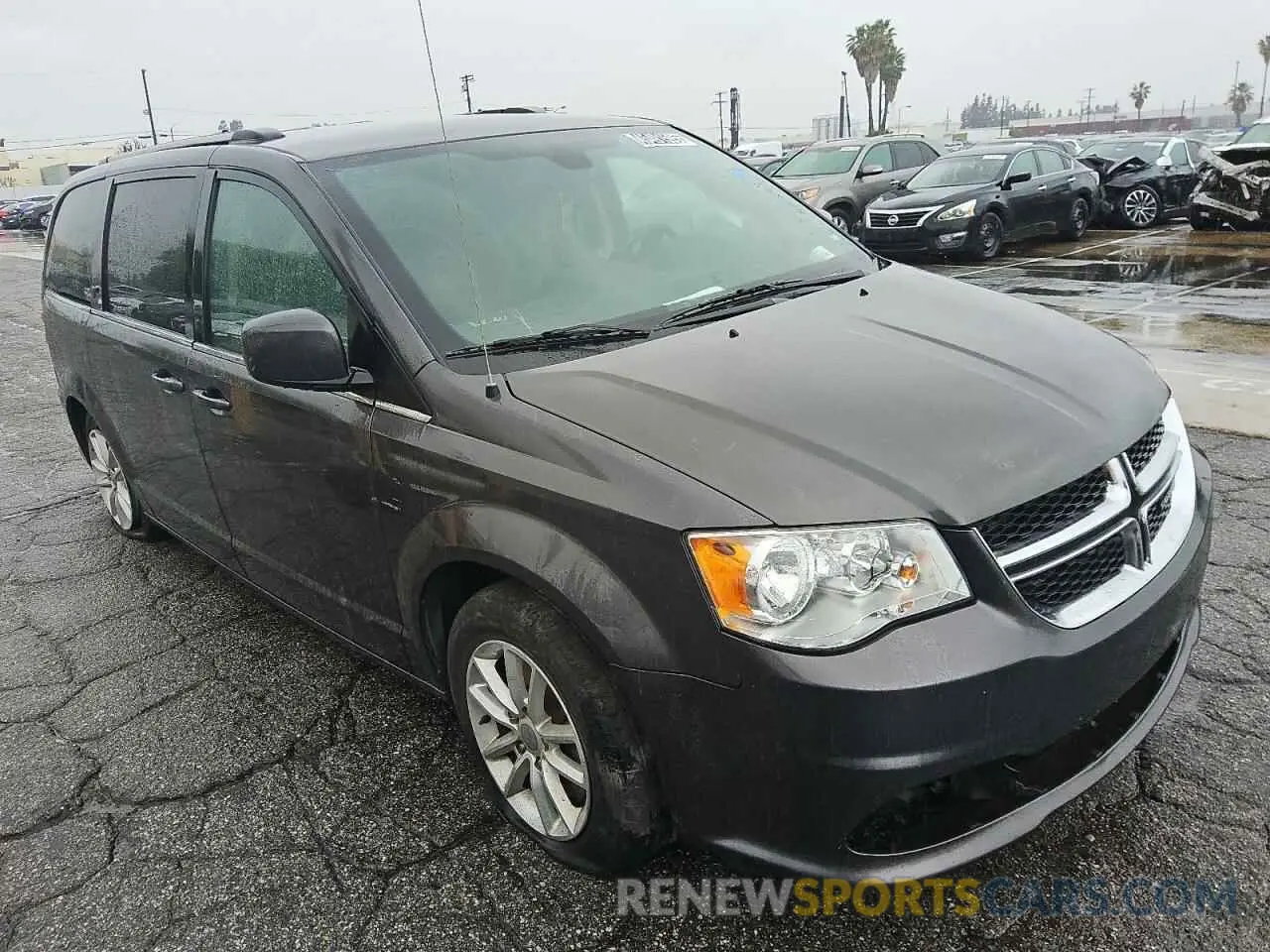 4 Photograph of a damaged car 2C4RDGCGXKR620070 DODGE CARAVAN 2019