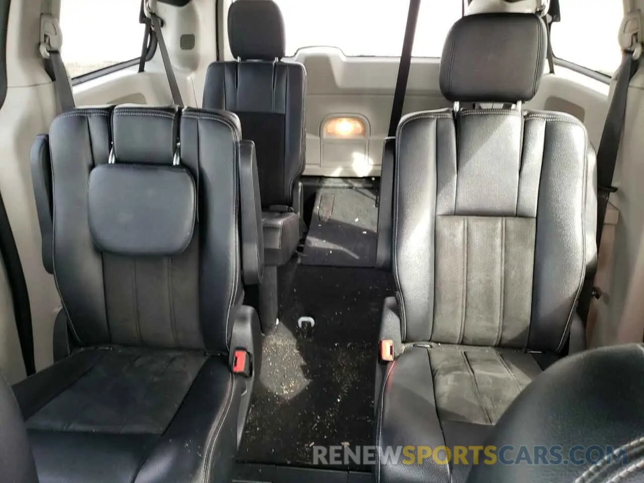 10 Photograph of a damaged car 2C4RDGCGXKR635068 DODGE CARAVAN 2019