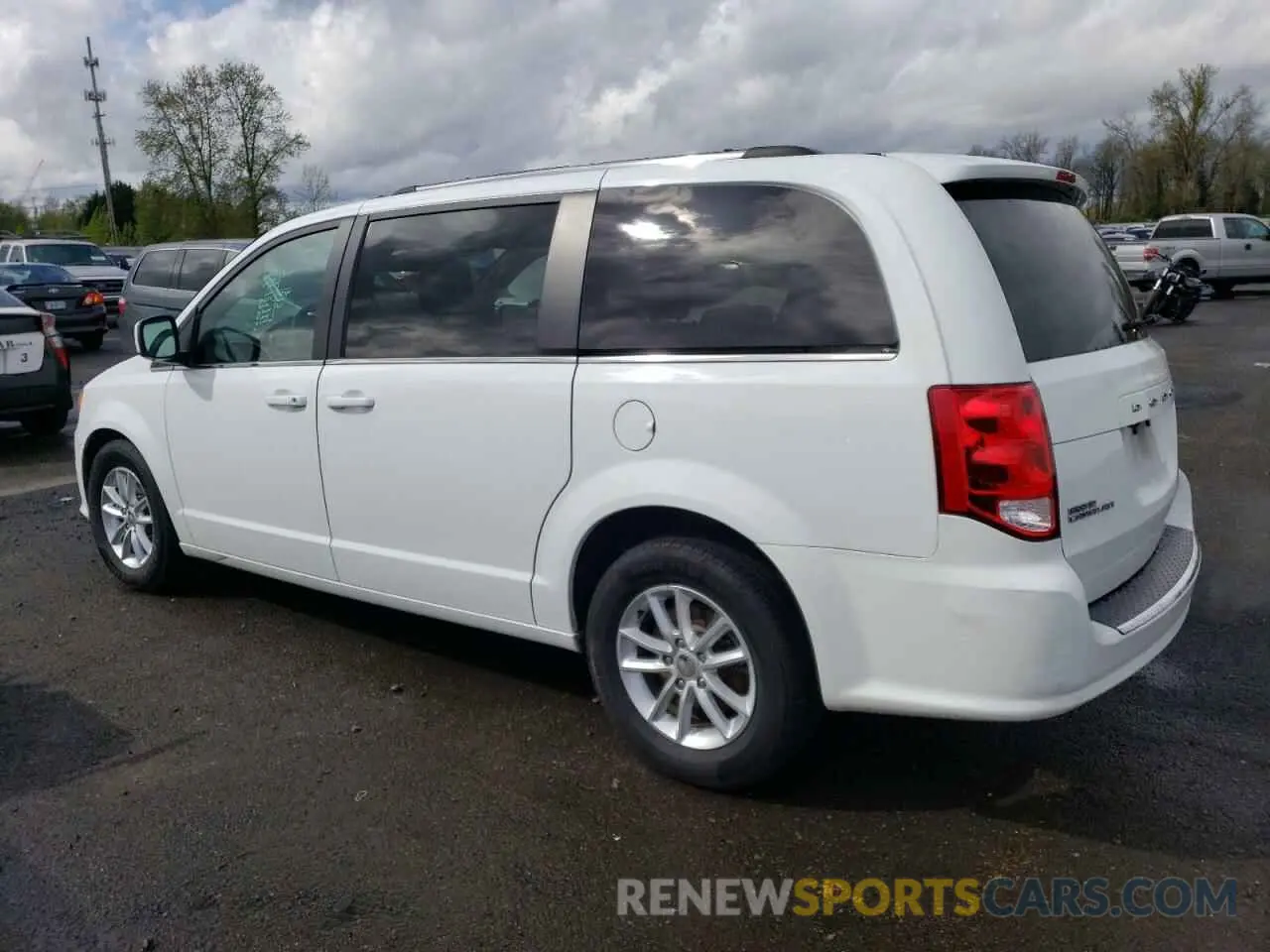 2 Photograph of a damaged car 2C4RDGCGXKR635068 DODGE CARAVAN 2019