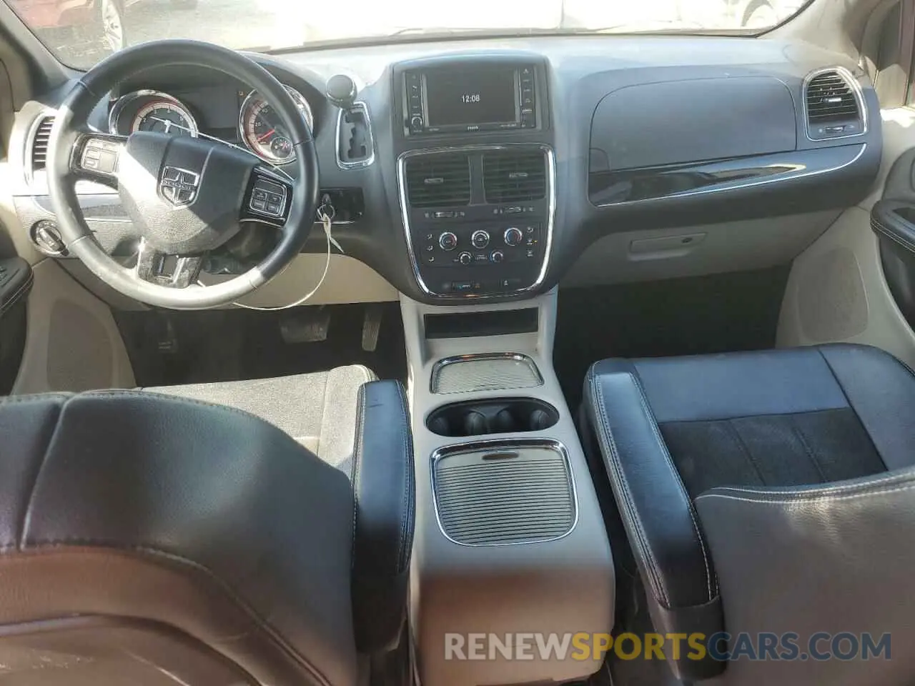 8 Photograph of a damaged car 2C4RDGCGXKR656342 DODGE CARAVAN 2019
