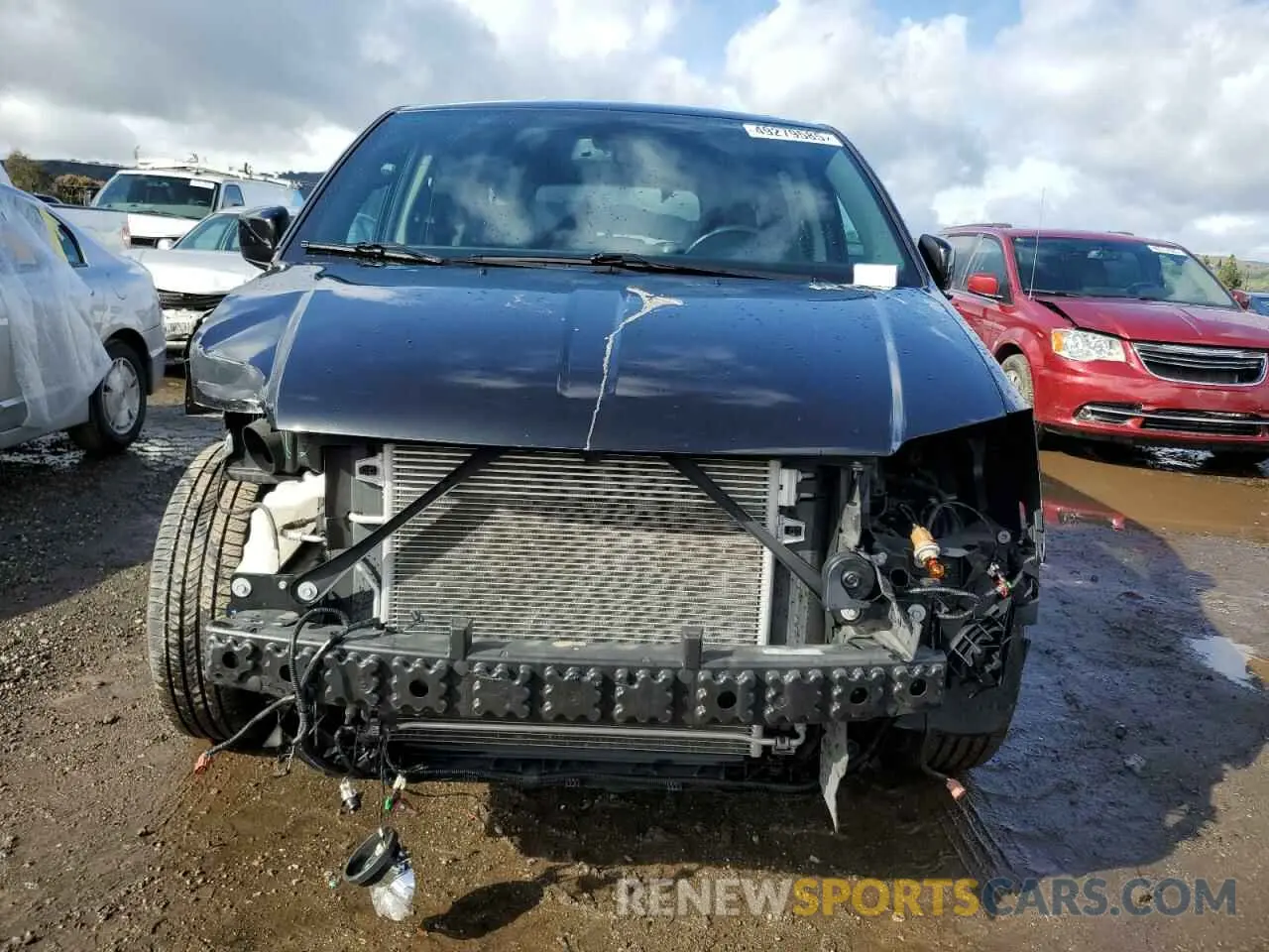 5 Photograph of a damaged car 2C4RDGCGXKR690443 DODGE CARAVAN 2019