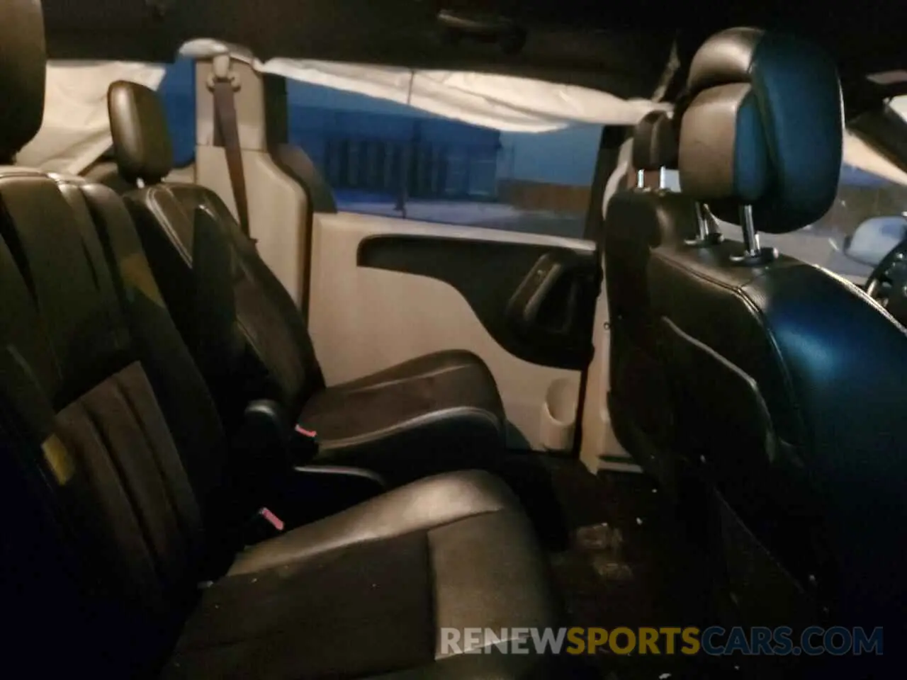 11 Photograph of a damaged car 2C4RDGCGXKR694881 DODGE CARAVAN 2019