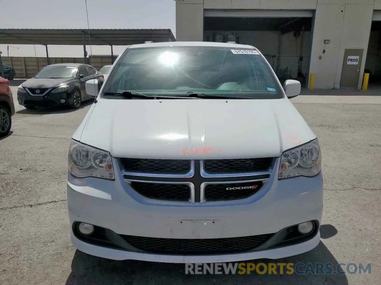 5 Photograph of a damaged car 2C4RDGCGXKR755369 DODGE CARAVAN 2019