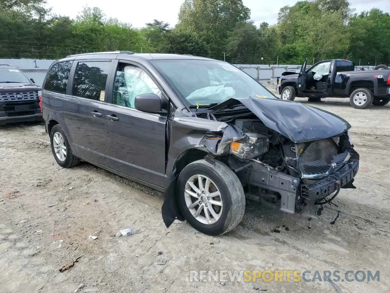 4 Photograph of a damaged car 2C4RDGCGXKR776335 DODGE CARAVAN 2019
