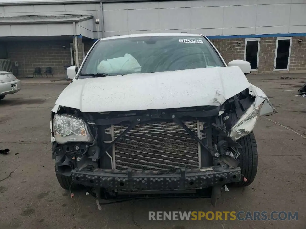 5 Photograph of a damaged car 2C4RDGCGXKR789554 DODGE CARAVAN 2019