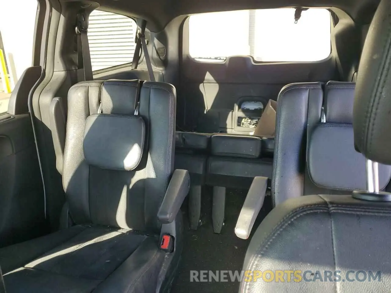 10 Photograph of a damaged car 2C4RDGCGXKR790297 DODGE CARAVAN 2019
