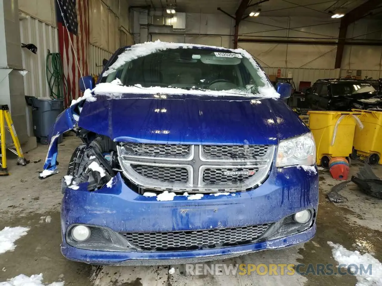 5 Photograph of a damaged car 2C4RDGDG0KR633831 DODGE CARAVAN 2019
