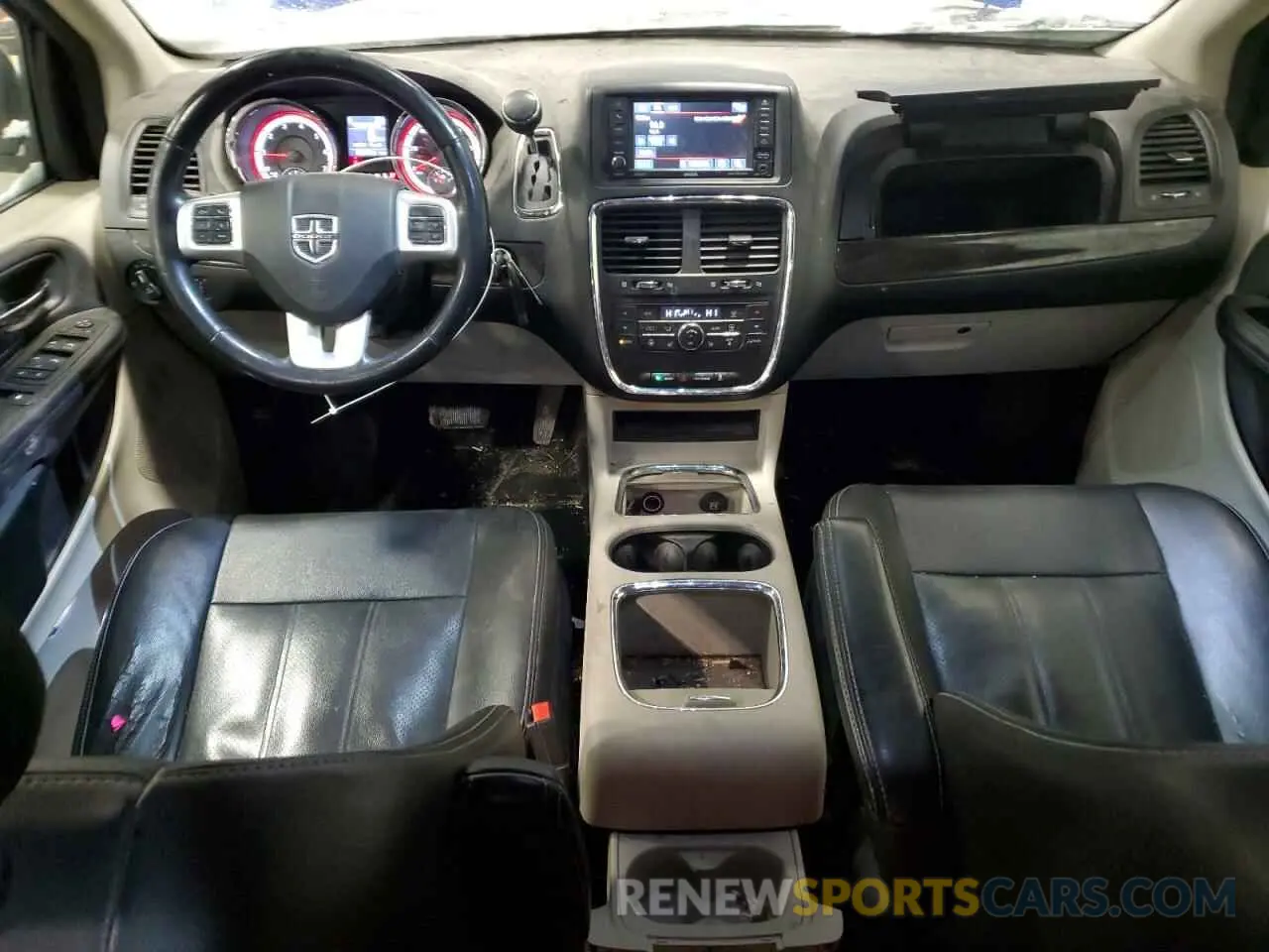 8 Photograph of a damaged car 2C4RDGDG0KR633831 DODGE CARAVAN 2019