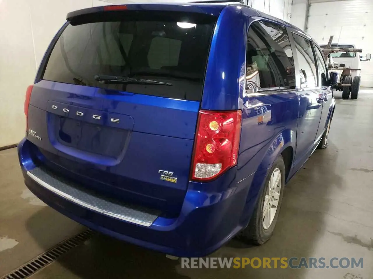 3 Photograph of a damaged car 2C4RDGDG0KR645736 DODGE CARAVAN 2019