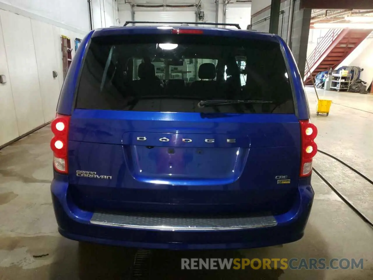 6 Photograph of a damaged car 2C4RDGDG0KR645736 DODGE CARAVAN 2019