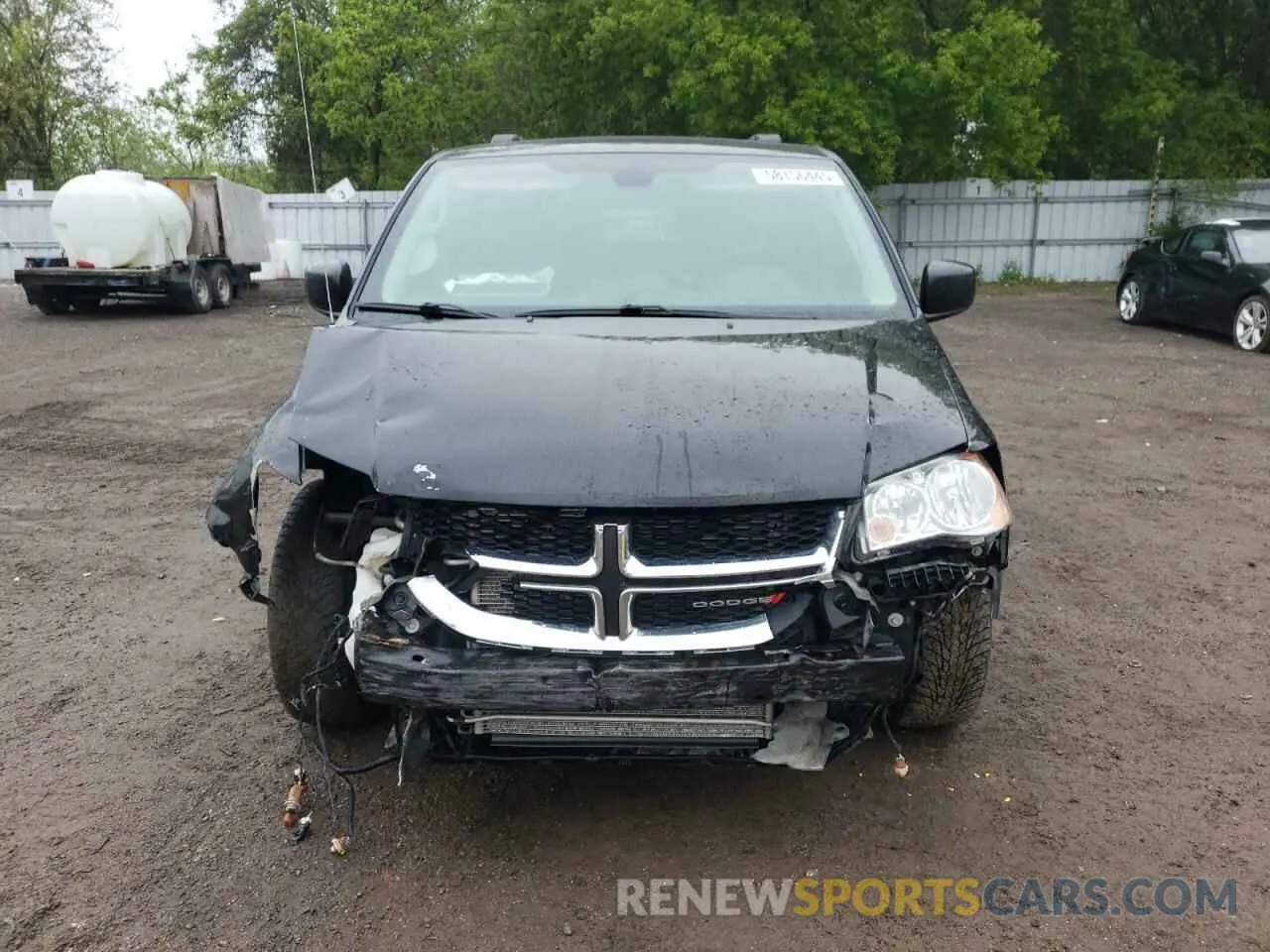 5 Photograph of a damaged car 2C4RDGDG8KR795755 DODGE CARAVAN 2019