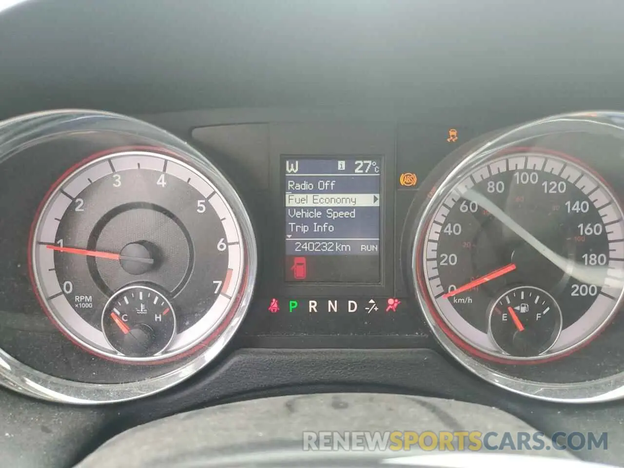 9 Photograph of a damaged car 2C4RDGDG8KR795755 DODGE CARAVAN 2019