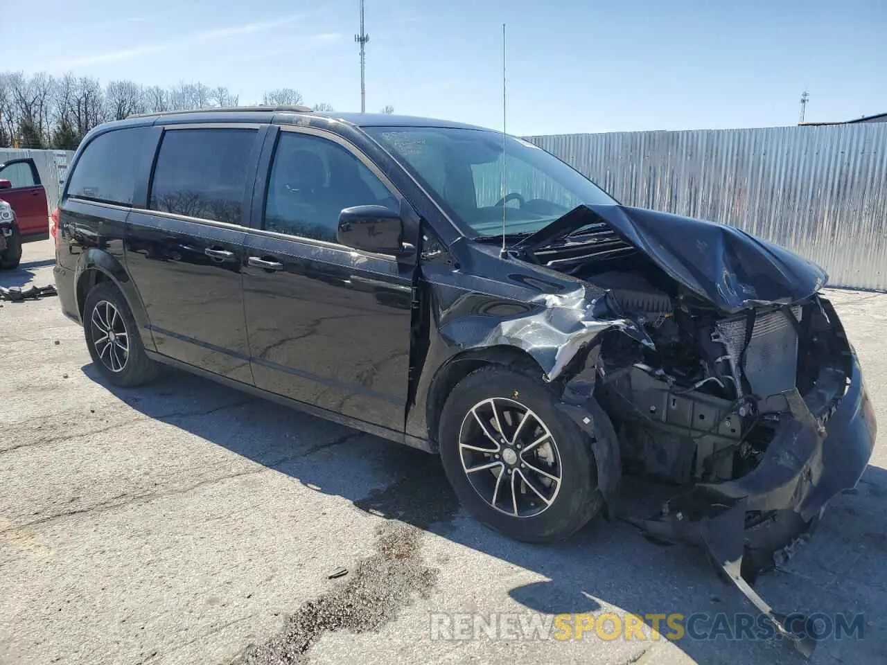 4 Photograph of a damaged car 2C4RDGEG0KR564170 DODGE CARAVAN 2019
