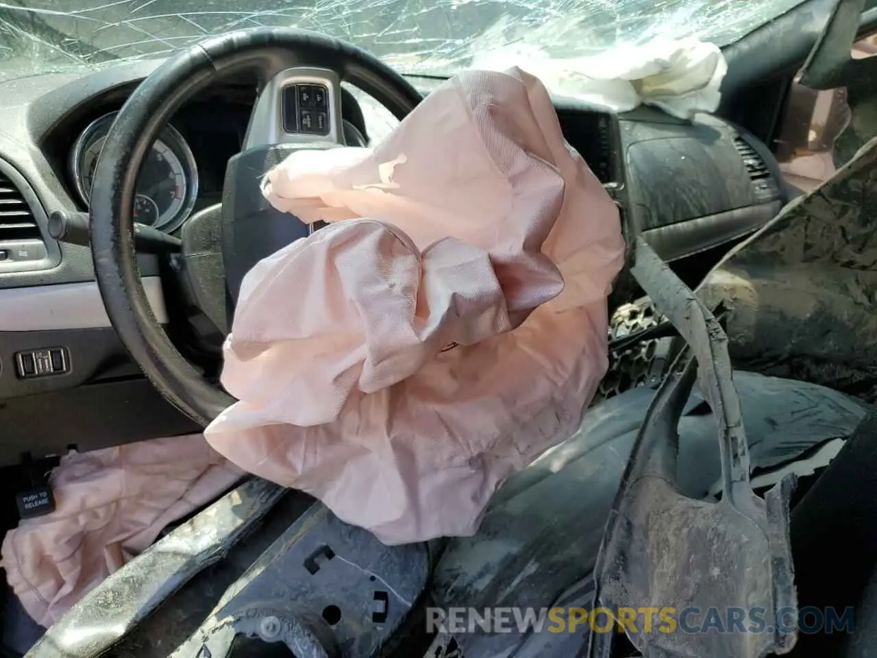 8 Photograph of a damaged car 2C4RDGEG0KR670375 DODGE CARAVAN 2019